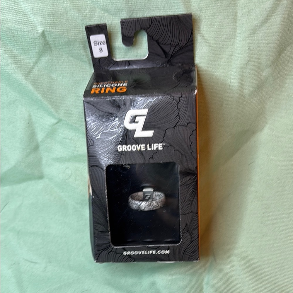 Groove Life Thin Aspire Winter Rose Silicone Ring Size 8 Black and White Roses